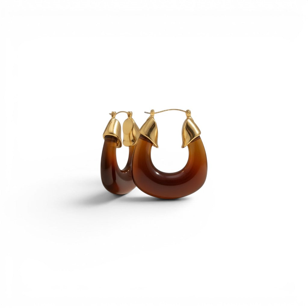 Sculptural_Hoop_Oorbellen_goud_amber_stainless_steel_hoop_oorbellen